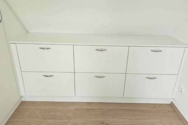 Beepitett_szekreny_tetoter_2